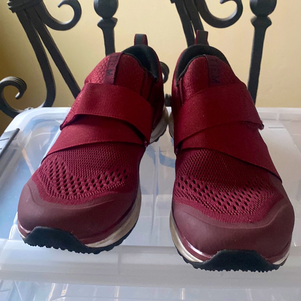 Burgundy Size 9 Tiem spin shoes with SPD clips